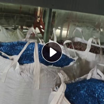 出售洗干净的吨桶、铁桶、胶桶破碎料，大蓝桶破碎料、小蓝桶破碎料，分开破碎的