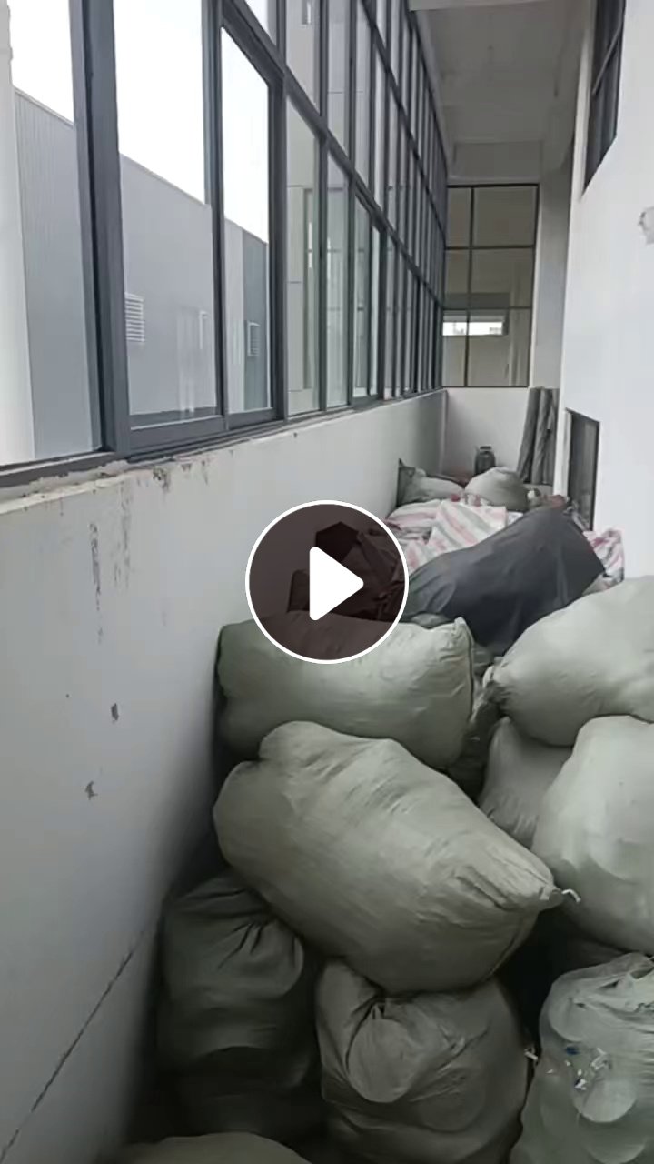 出售PVC汽车革的边角料，现货8吨