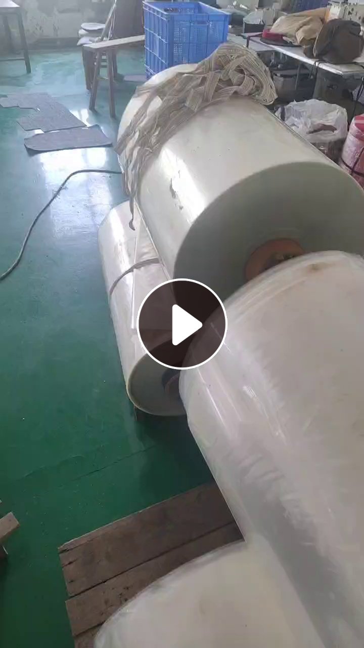 长期出售透明pet复合pe膜，厚度50丝，可分离，分离有一层涂层，不带胶，现货100吨