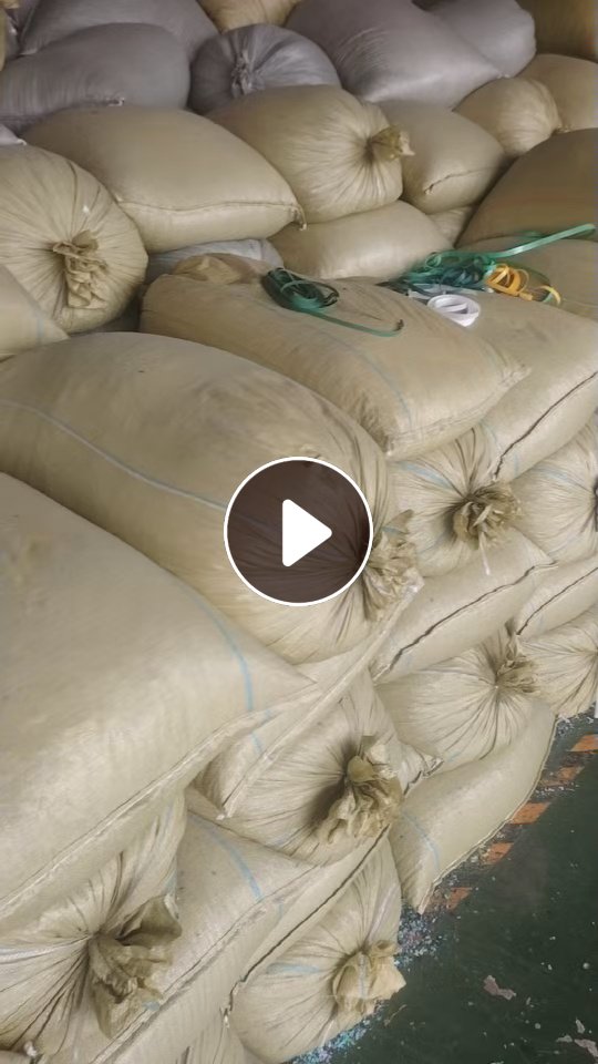 出售PET热收缩管破碎料，自己厂里报废下来的，现货十八吨左右