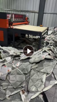 长期出售挡风被下脚料，挡风被边角料，一面北极绒一面牛津布，中间带一层丝棉，货在河南安阳