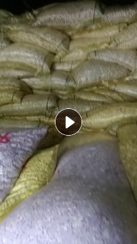 出售带胶PVC膜破碎料，有杂色的也有白色的，现货30吨