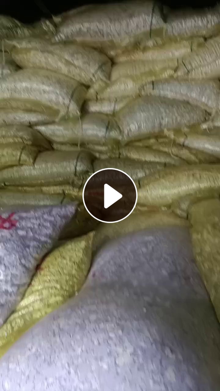 出售带胶PVC膜破碎料，有杂色的也有白色的，现货30吨