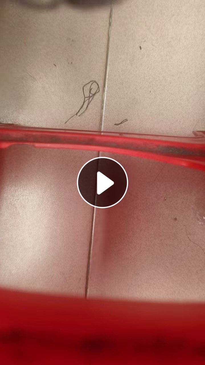 长期出售纯棉牛仔布，裁床厂裁下来的，含棉95%以上，可以开花用，货在福建泉州
