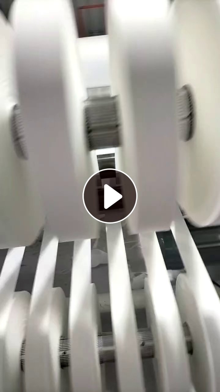长期出售涤纶木浆无纺布，涤50木浆50，出口窗帘布下来的，每个月有15吨，货在江苏镇江