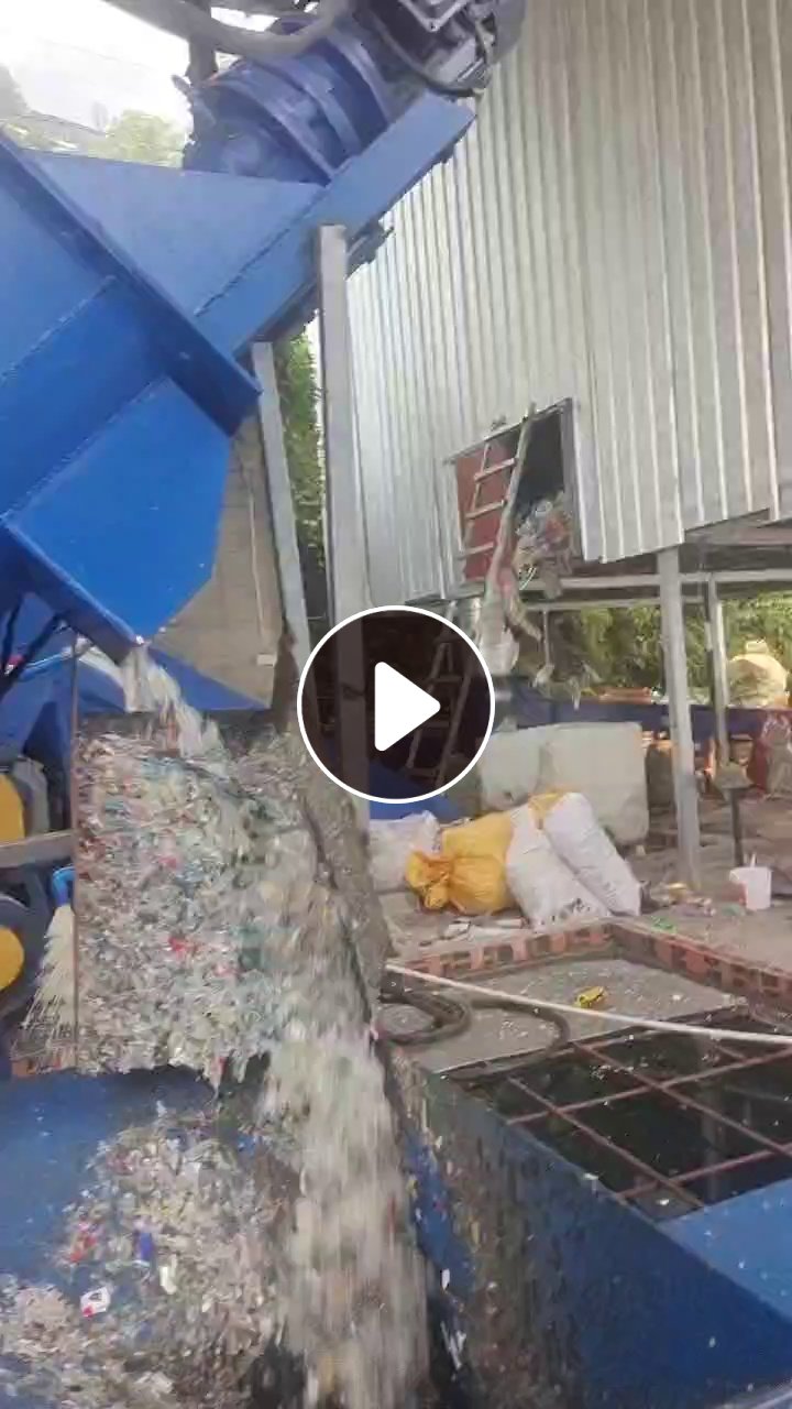 出售矿泉水瓶冷洗破碎料，PET冷洗瓶片，现货一挂车