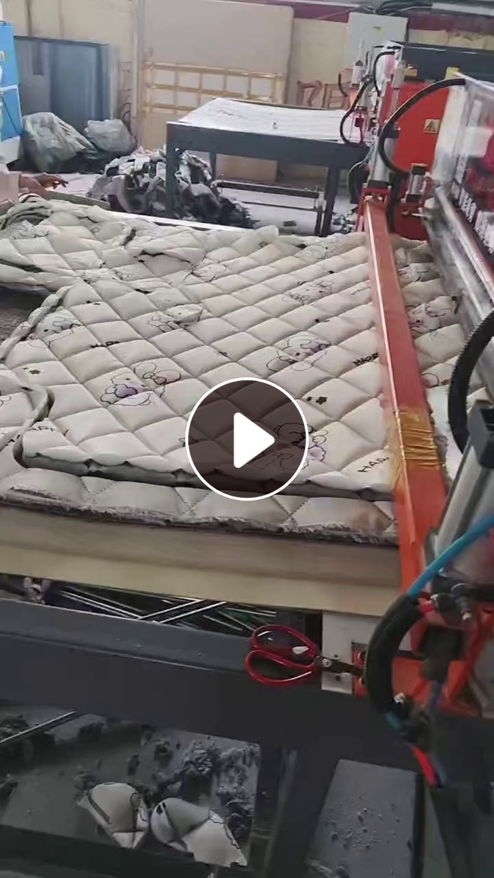 挡风被厂处理挡风被下脚料，挡风被边角料，现货13米两车，货在河南新乡