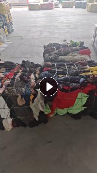 长期出售旧衣服黑料燃烧料，冬装出口厂下来的，每个月有100多吨，货在江苏南通