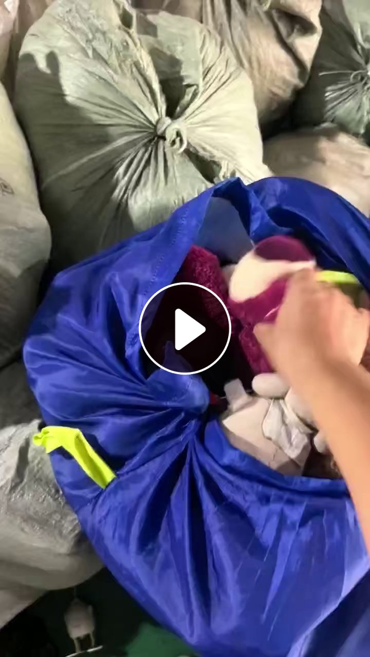 长期出售毛绒玩具，都是九成新的，A货小毛绒玩具，现货3吨，货在浙江温州