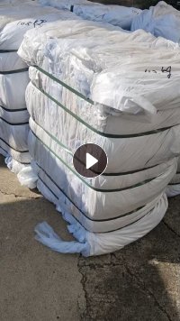 长期出售涤纶热轧无纺布边脚料，涤纶无纺布，白色跟黑色分开打包，一个月有20吨左右，货在江苏苏州
