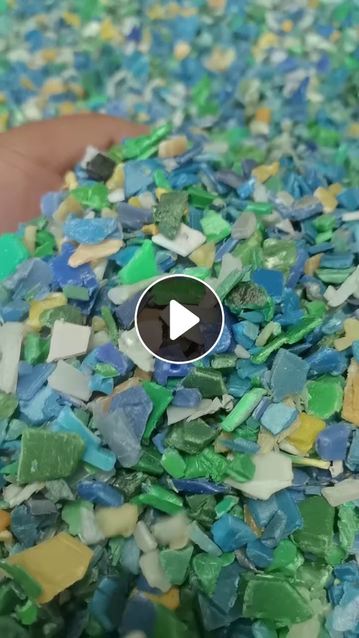出售PE破碎料，垃圾桶和筐破碎出来的，分色乙料，花色，纯色都有，长期有货