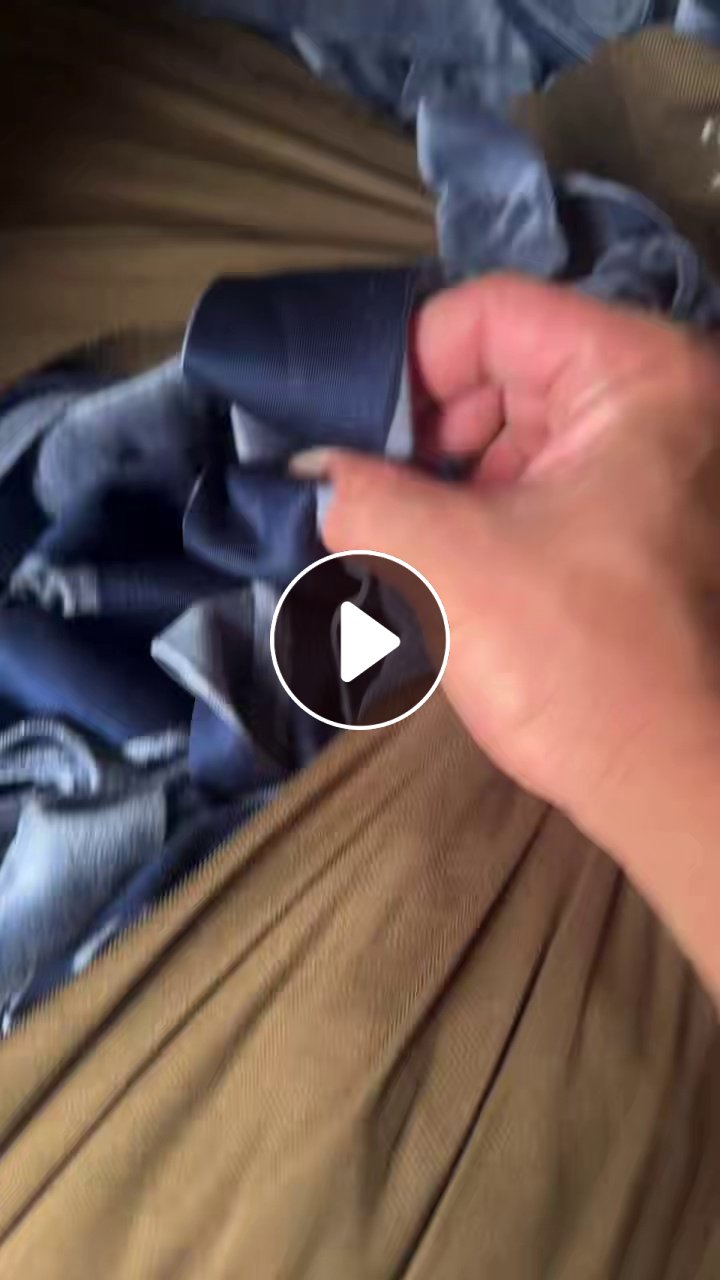 长期出售涤纶废布，氨纶废布，基本都是针织料，氨纶分白色三色黑色棕色，涤纶只分白色，混色，月供20多吨