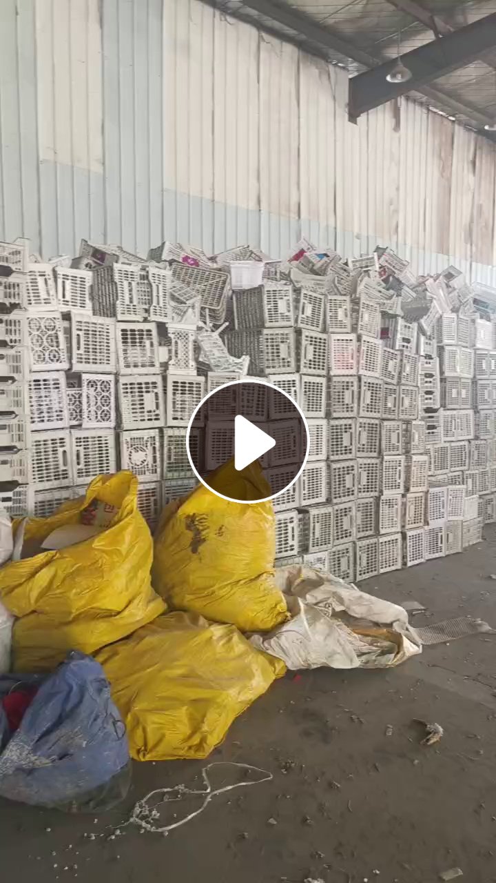 出售水果筐破碎料，黑色白色都有，现货25吨，长期有货
