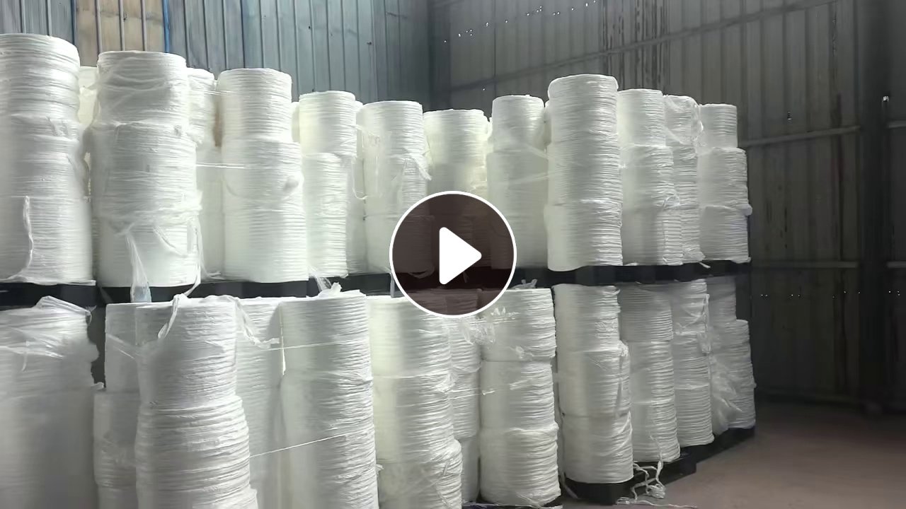 出售低压PE电池膜卷边料，电池油膜边料，带油边无涂层，月供200吨
