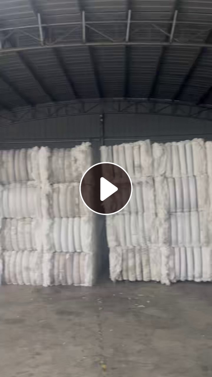 长期出售涤纶水丝开花棉，化纤开花棉，可做被子，土工布用，现货六七十吨，货在江西九江