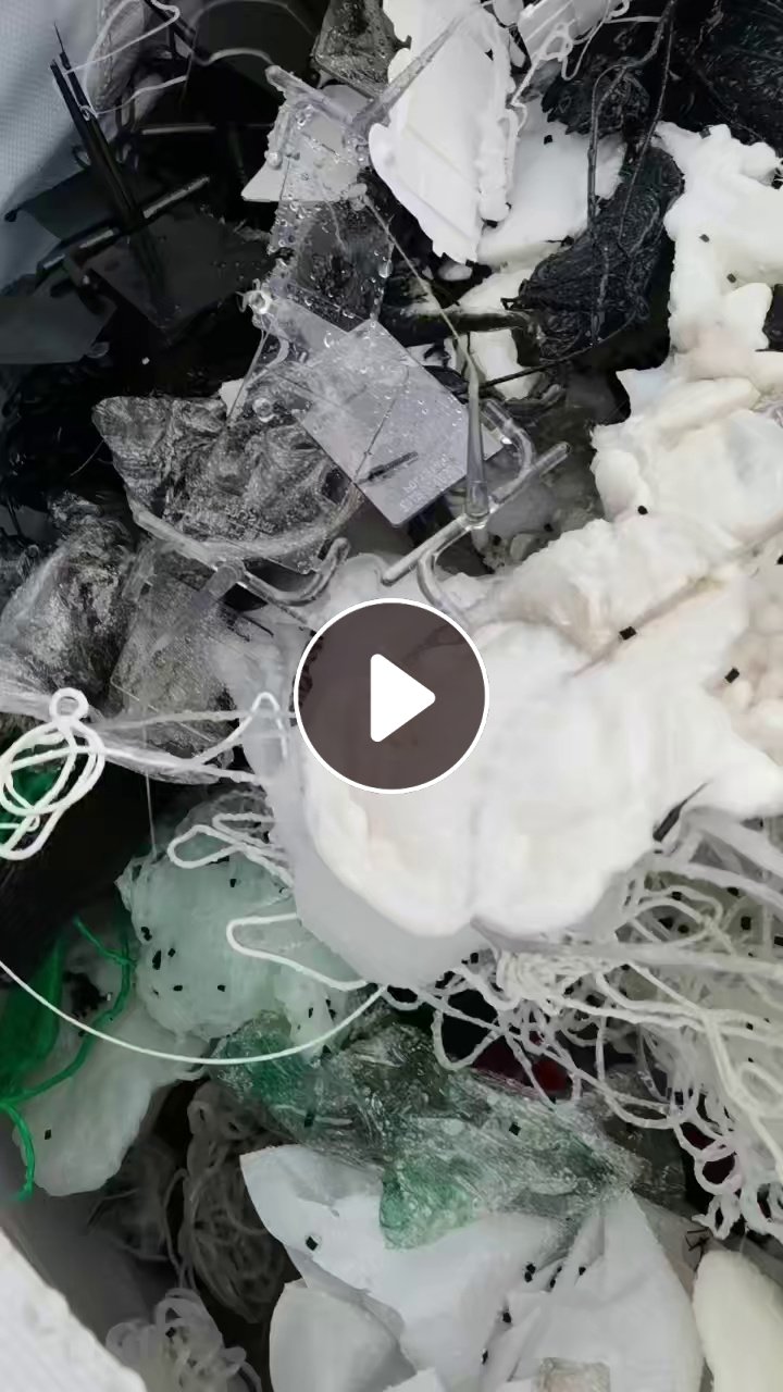长期出售改性厂下来的各种机头料，塑料块，PC,PP,PBT,POM,ABS等，现货四十吨左右，统货出