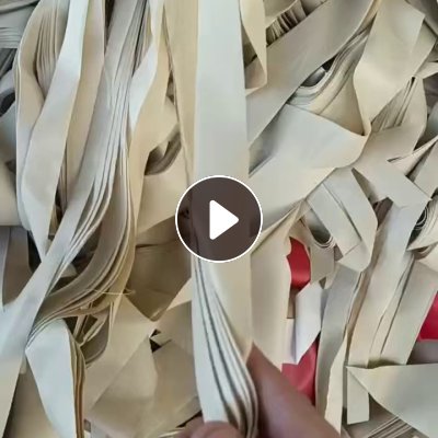 常年出售PVC篷布边料，夹网布边料，PVC顶棚边料；每月20吨左右