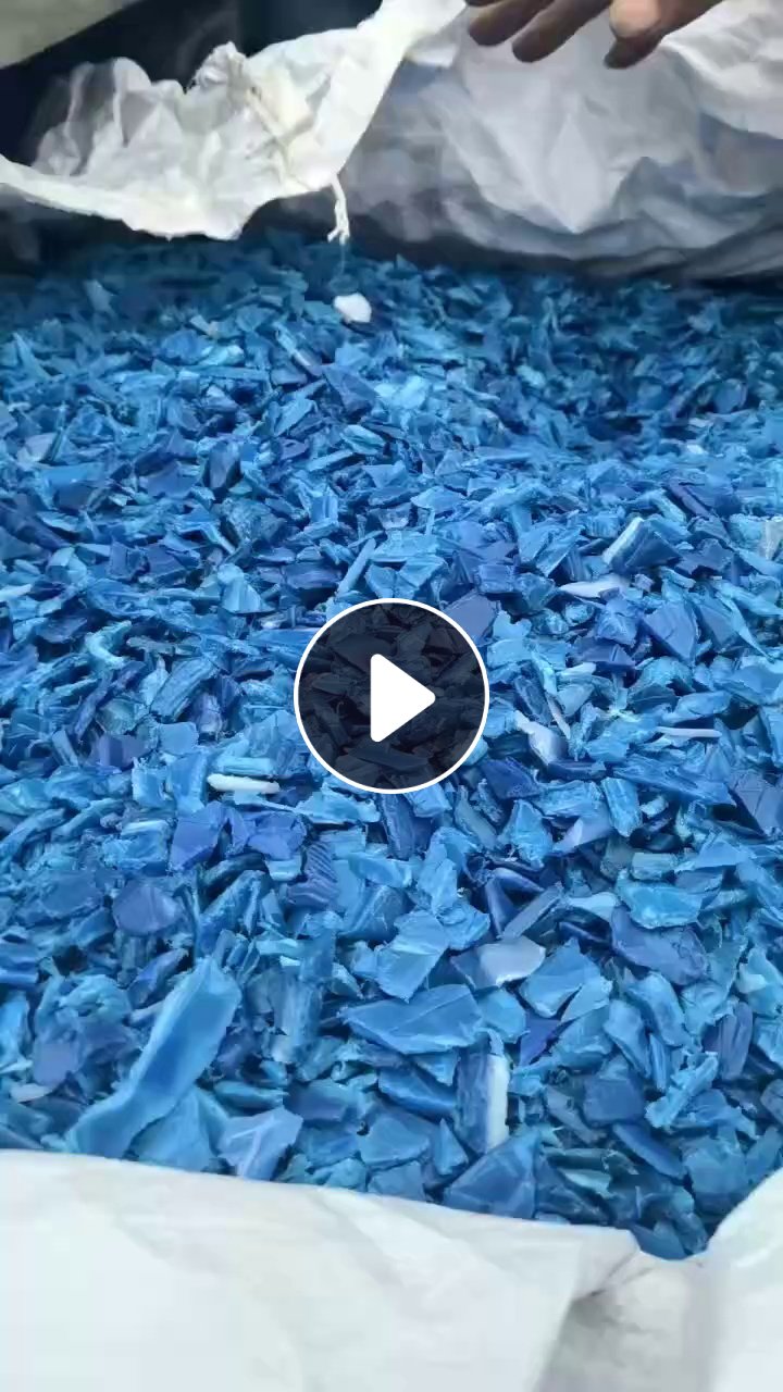 长期出售蓝桶破碎料，大蓝桶小蓝桶都有